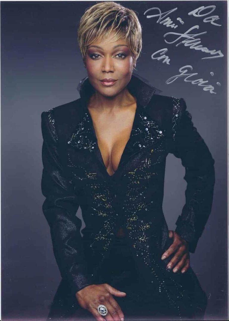 Amii Stewart Hand Signed Photo Autografo 21x29cm with COA ITP as01