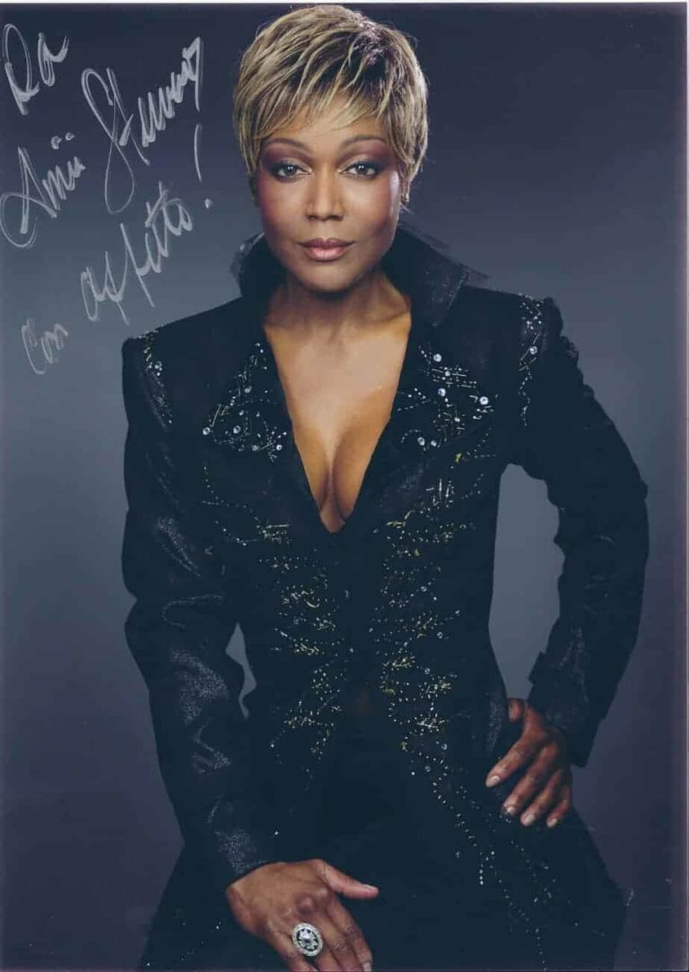 Amii Stewart Hand Signed Photo Autografo 21x29cm with COA ITP as02