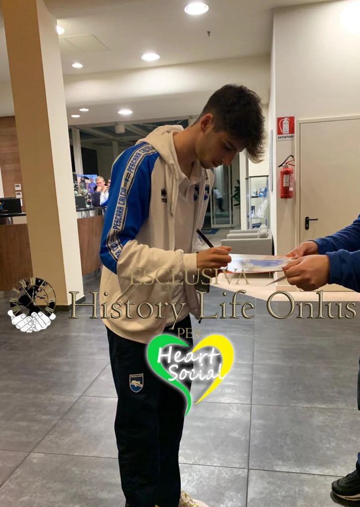 Filippo Melegoni - Soccer Pescara hand signed photo - foto autografata 29x21cm (002)