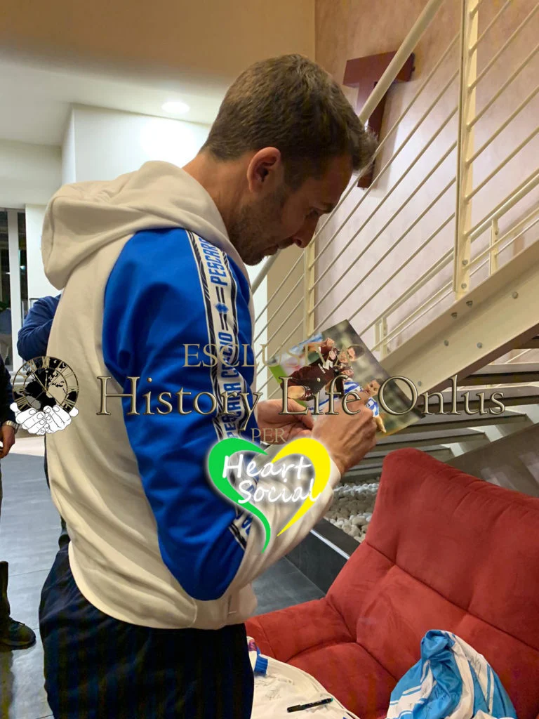 Hugo Campagnaro - Soccer Pescara hand signed photo - foto autografata 21x29 cm