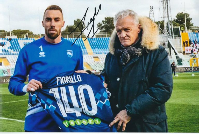 Vincenzo Fiorillo – Soccer Pescara hand signed photo – foto autografata 29x21cm (001)