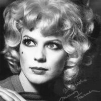 Mimsy Farmer - Hand Signed Photo 20X25CM foto autografata 001