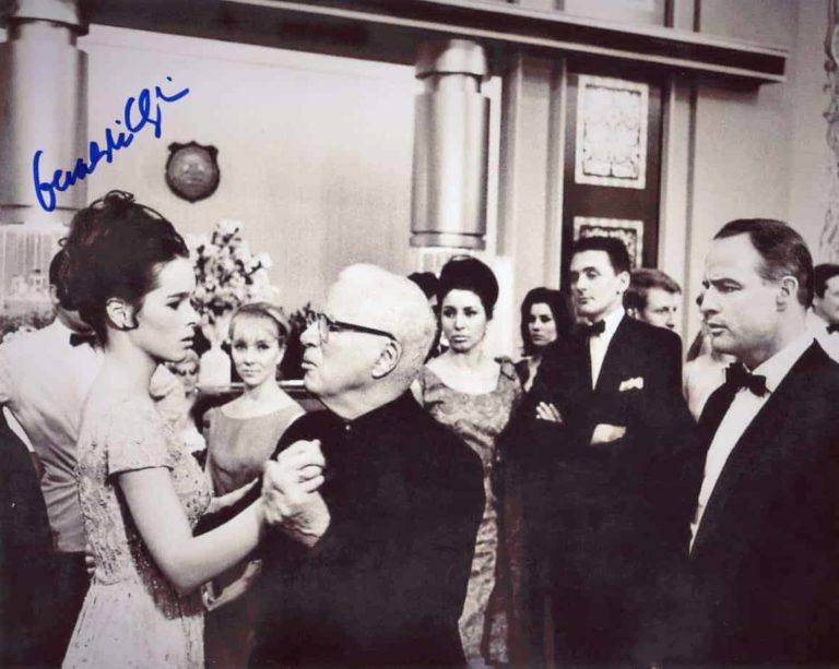 Geraldine Chaplin “La contessa di Hong Kong (A countess from Hong Kong)” – photo hand signed 20x25cm foto autografata (001)