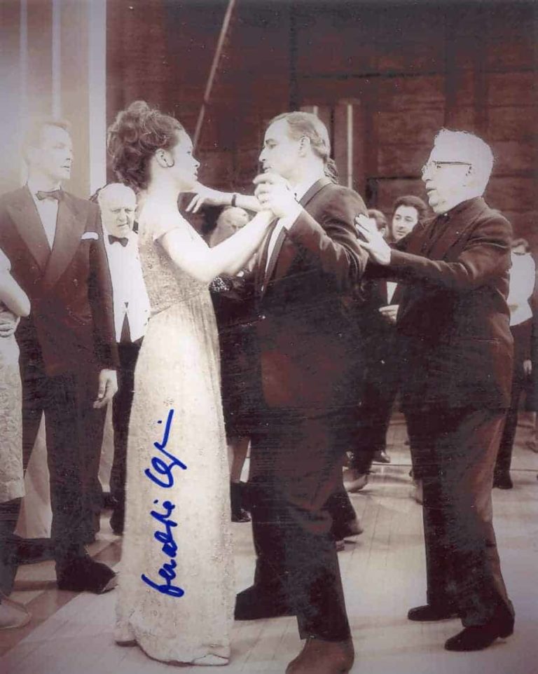 Geraldine Chaplin “La contessa di Hong Kong (A countess from Hong Kong)” – photo hand signed 20x25cm foto autografata (003)