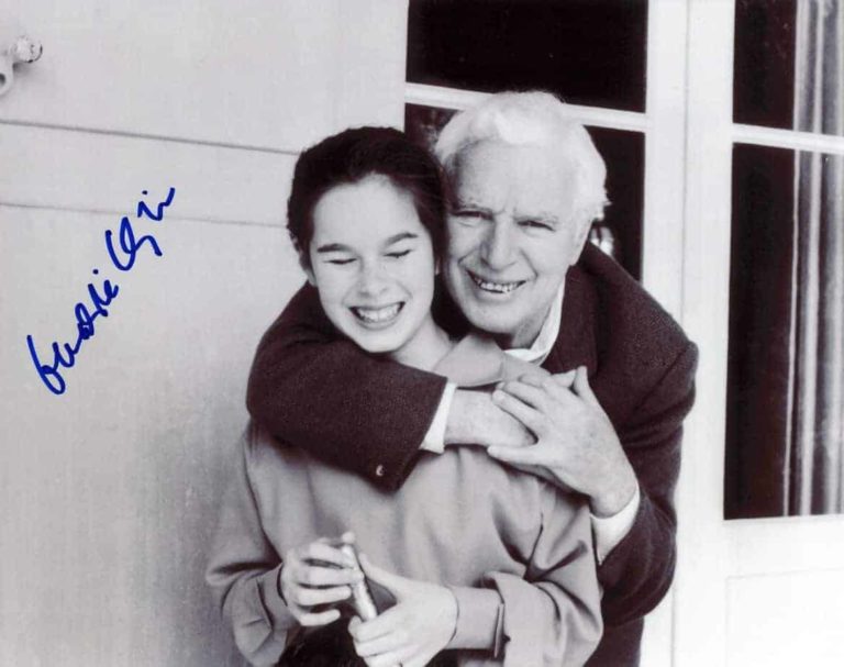 Geraldine Chaplin with Charlie Chaplin – photo hand signed 20x25cm foto autografata