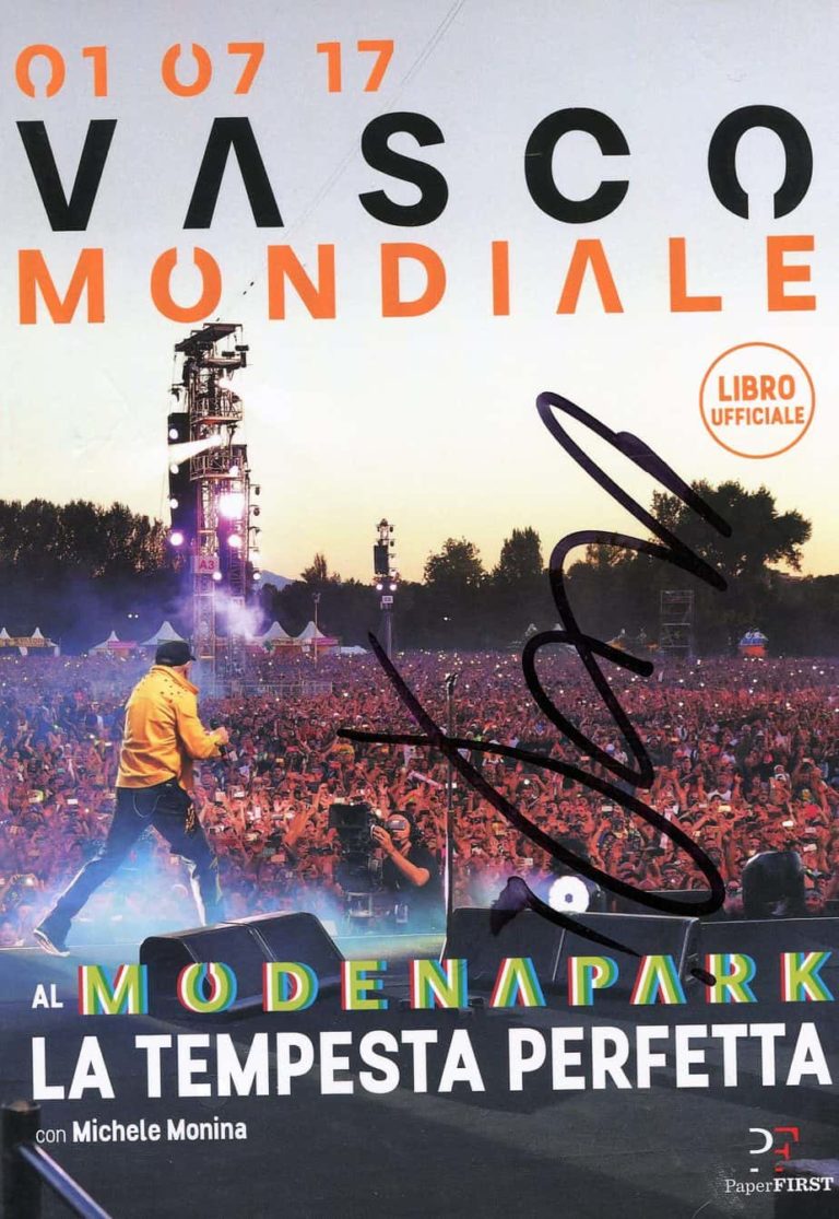 Vasco Rossi libro “01.07.17. Vasco mondiale. Al Modena Park la tempesta perfetta” autografato hand signed (vs17-03)