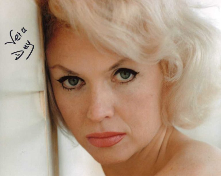 Vera Day – Hand Signed Photo 20X25CM 002