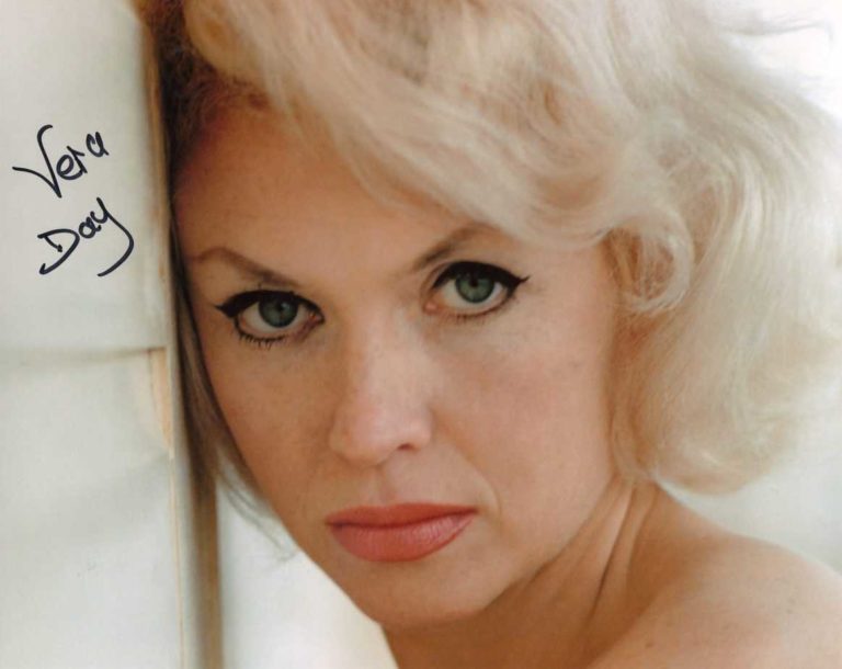 Vera Day – Hand Signed Photo 20X25CM 003