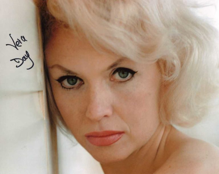 Vera Day – Hand Signed Photo 20X25CM 005