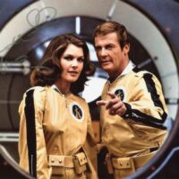 Caroline Munro - The Spy Who Loved Me - photo hand signed 20x25cm foto autografata s089