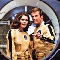Caroline Munro - The Spy Who Loved Me - photo hand signed 20x25cm foto autografata s100