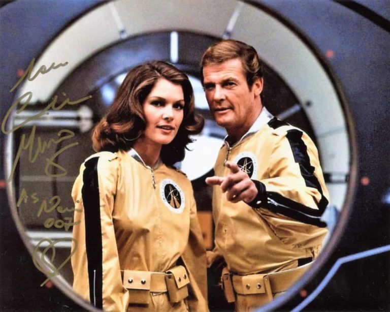 Caroline Munro – The Spy Who Loved Me – photo hand signed 20x25cm foto autografata s100