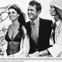 Caroline Munro - The Spy Who Loved Me - photo hand signed 20x25cm foto autografata s102