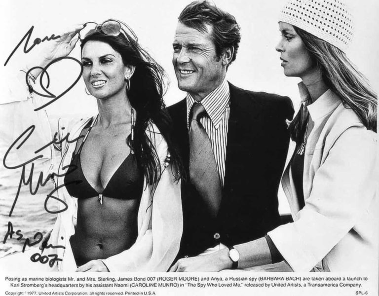 Caroline Munro – The Spy Who Loved Me – photo hand signed 20x25cm foto autografata s102