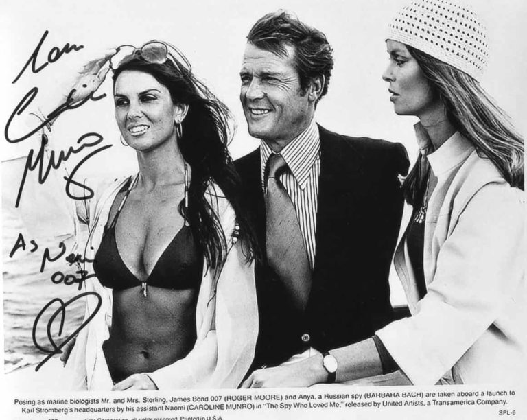 Caroline Munro – The Spy Who Loved Me – photo hand signed 20x25cm foto autografata s103