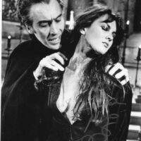 Caroline Munro - Dracula A.D. 1972 - photo hand signed 20x25cm foto autografata s111