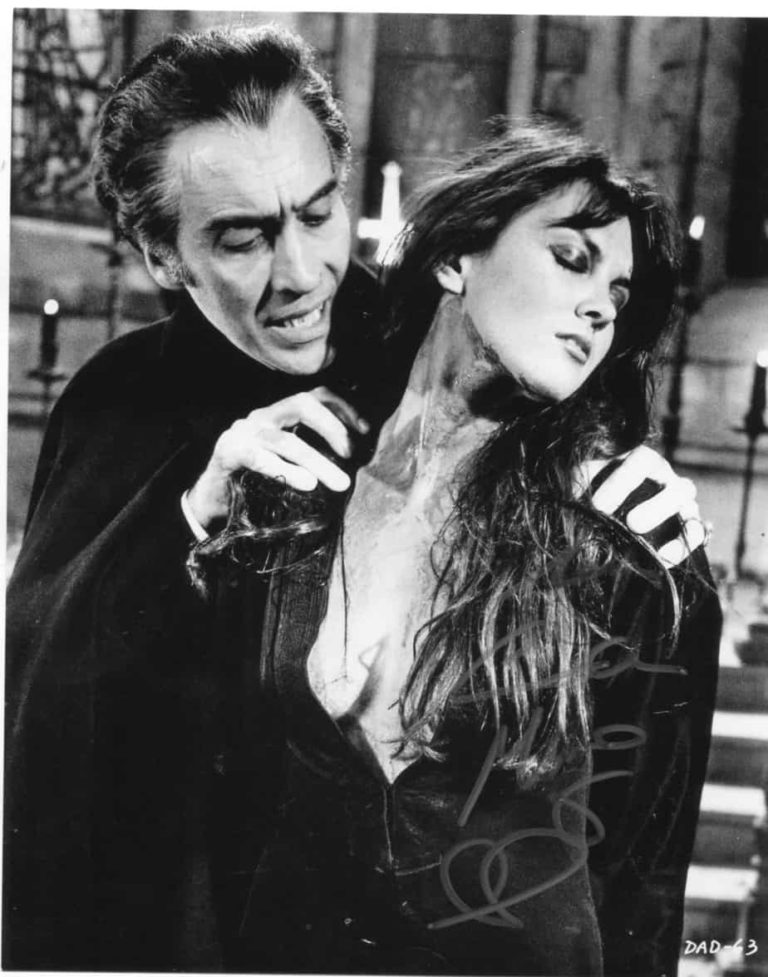 Caroline Munro – Dracula A.D. 1972 – photo hand signed 20x25cm foto autografata s111