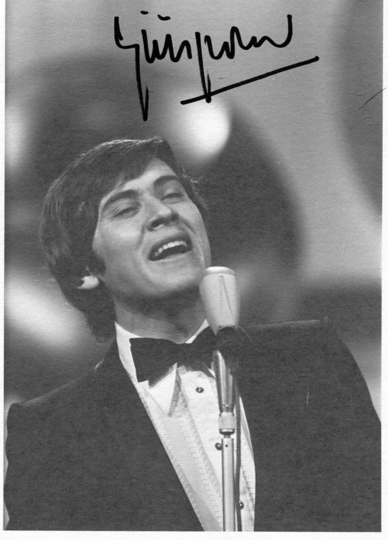 Gianni Morandi Foto autografata Photo Hand Signed 21x14cm ITP 19-05