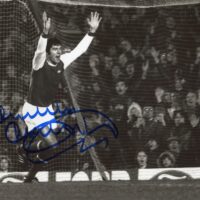 Malcolm Macdonald - hand signed photo 21x29cm foto autografata (1220scn-107)