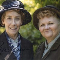 Phyllis Logan - (Mrs. Hughes) "Downton Abbey" - hand signed photo 20x25cm foto autografata (08)