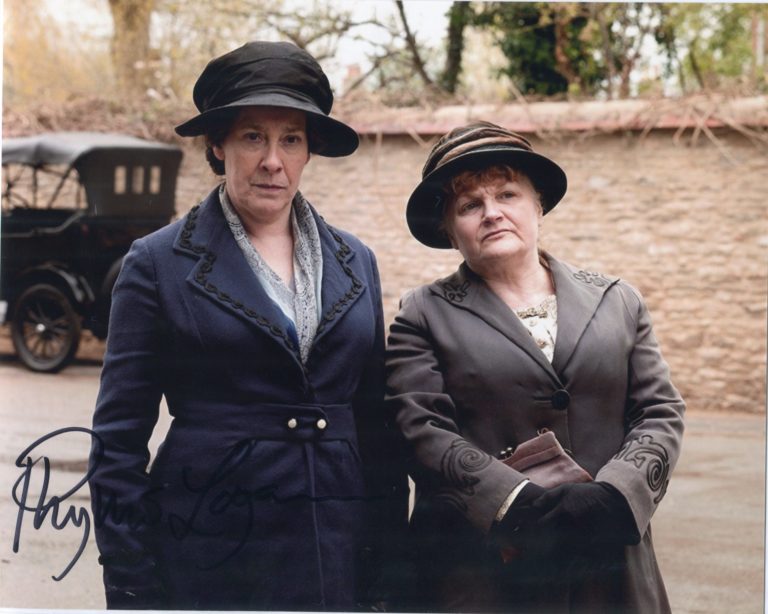 Phyllis Logan – (Mrs. Hughes) “Downton Abbey” – hand signed photo 20x25cm foto autografata (03)