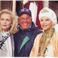 Enzo G. Castellari (con Virna Lisi e Claudia Cardinale) - hand signed photo 20x25cm foto autografata
