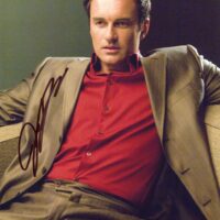 Julian McMahon - hand signed photo 20x25cm foto autografata