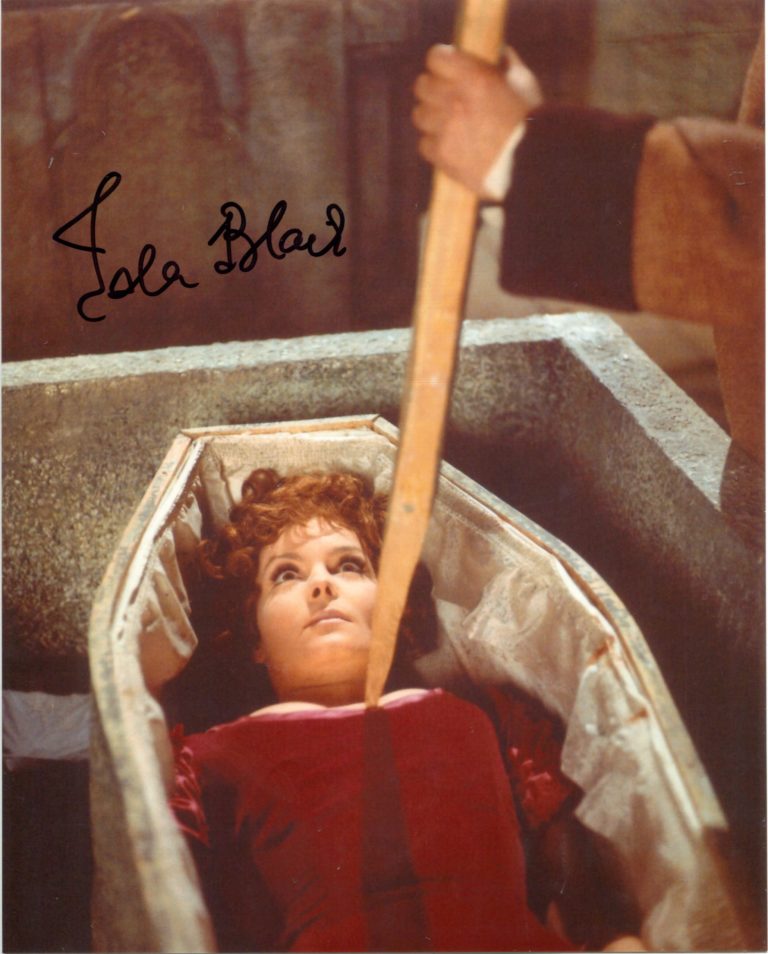 Isla Blair “Una messa per Dracula” hand signed photo 20x25cm – foto autografata 001