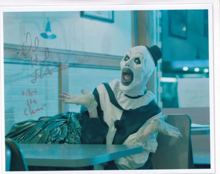 David Howard Thornton “Terrifier” (Art the Clown) – hand signed photo 20x25cm foto autografata
