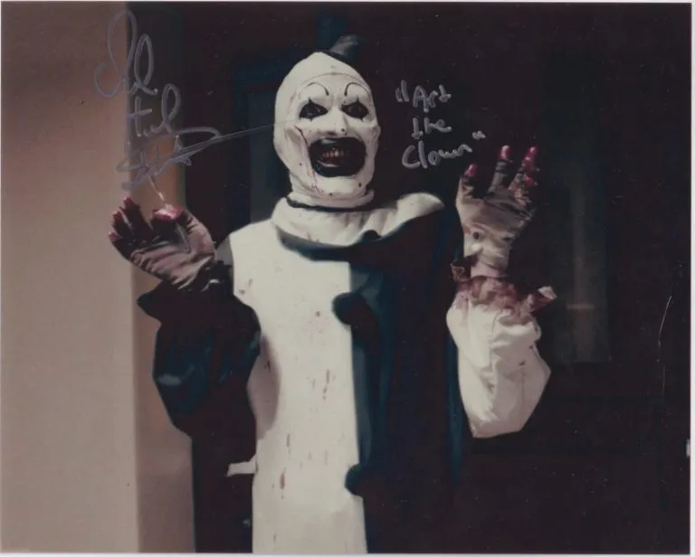 David Howard Thornton “Terrifier” (Art the Clown) – hand signed photo 20x25cm foto autografata
