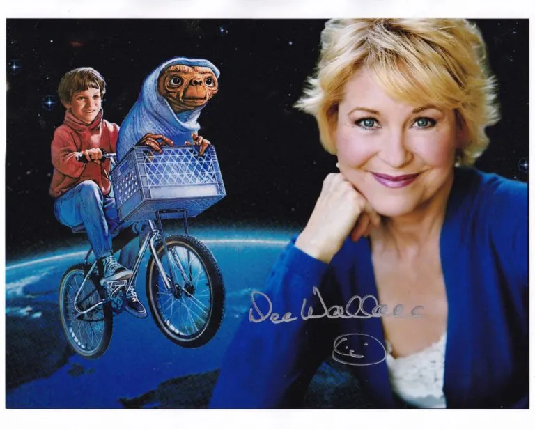 Dee Wallace-Stone “E.T. – L’extra-terrestre” hand signed photo 20×25 foto autografata