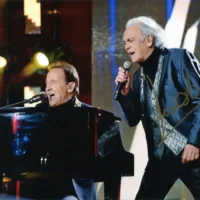 Riccardo Fogli hand signed photo 20x25cm foto autografata