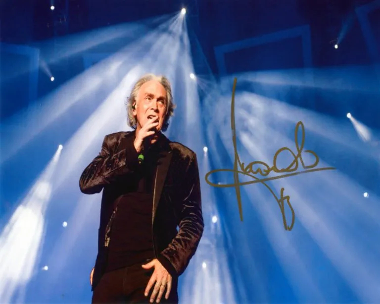 Riccardo Fogli hand signed photo 20x25cm foto autografata