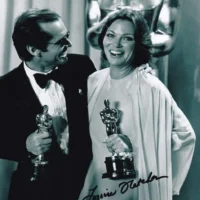 Louise Fletcher - hand signed photo 20x25cm foto autografata hl015