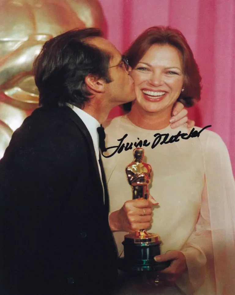 Louise Fletcher – hand signed photo 20x25cm foto autografata hl016
