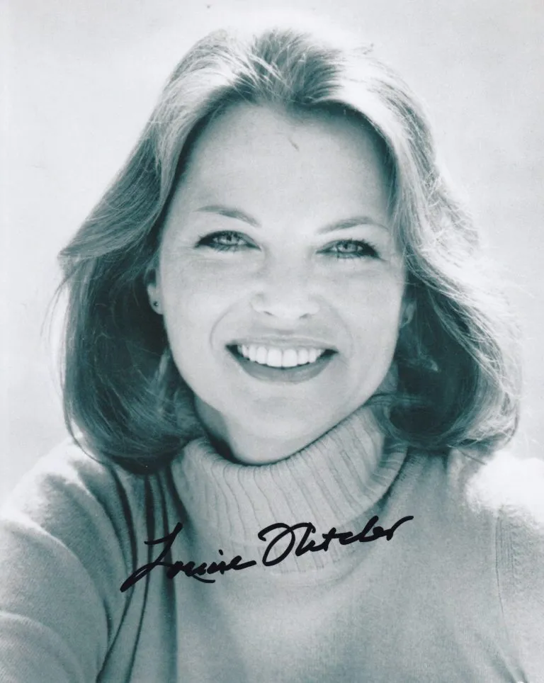 Louise Fletcher – hand signed photo 20x25cm foto autografata hl004