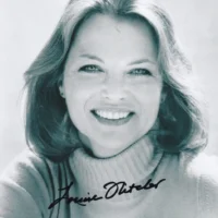 Louise Fletcher - hand signed photo 20x25cm foto autografata hl004