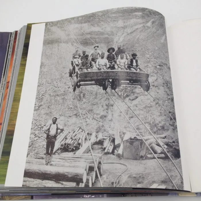 National Geographic. Il mondo (in un secolo di grandi immagini). Ediz. illustrata: K. Mulroy (Curatore) M. R. Koszorus (Curatore) L. Bendavid-Val (Curatore)