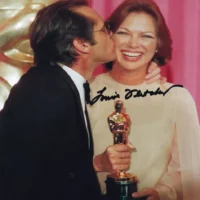 Louise Fletcher - hand signed photo 20x25cm foto autografata