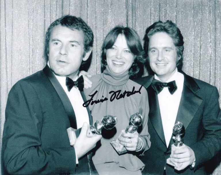 Louise Fletcher – hand signed photo 20x25cm foto autografata