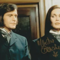 Martine Beswick "Dr. Jekyll & Sister Hyde" - hand signed photo 20x25cm foto autografata