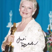 Judi Dench - hand signed photo 20x25cm foto autografata