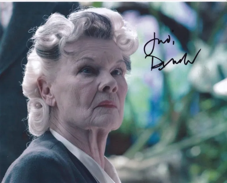Judi Dench “Miss Peregrine’s Home for Peculiar Children” – hand signed photo 20x25cm foto autografata
