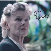 Judi Dench "Miss Peregrine's Home for Peculiar Children" - hand signed photo 20x25cm foto autografata