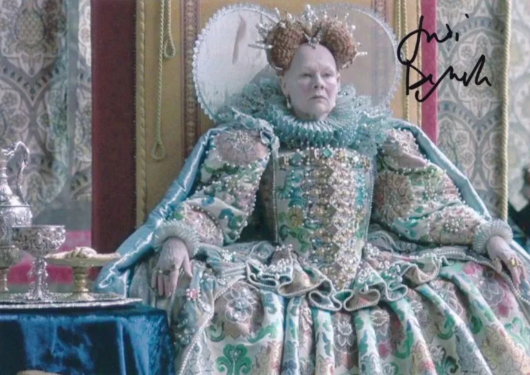 Judi Dench “Shakespeare in Love” – hand signed photo 21x29cm foto autografata