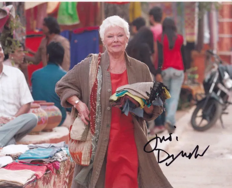 Judi Dench “The Best Exotic Marigold Hotel” – hand signed photo 20x25cm foto autografata