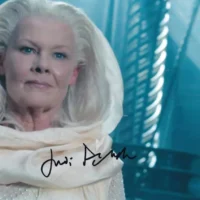 Judi Dench "The Chronicles of Riddick" - hand signed photo 21x29cm foto autografata