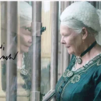 Judi Dench "Victoria and Abdul" - hand signed photo 21x29cm foto autografata