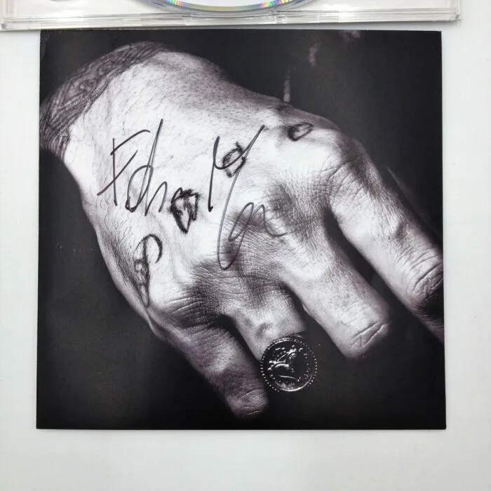 CD "La mia voce" con booklet con cover interna autografata da Fabrizio Moro