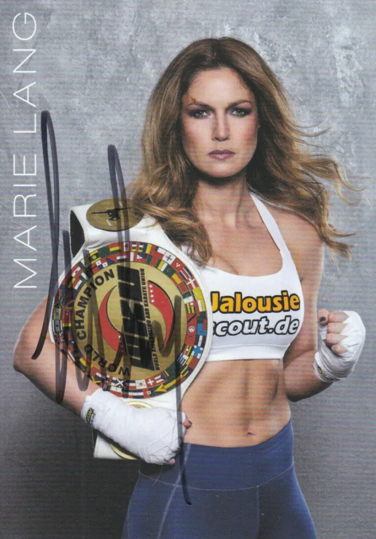 Marie Lang (Kickbox) – hand signed card 10x15cm